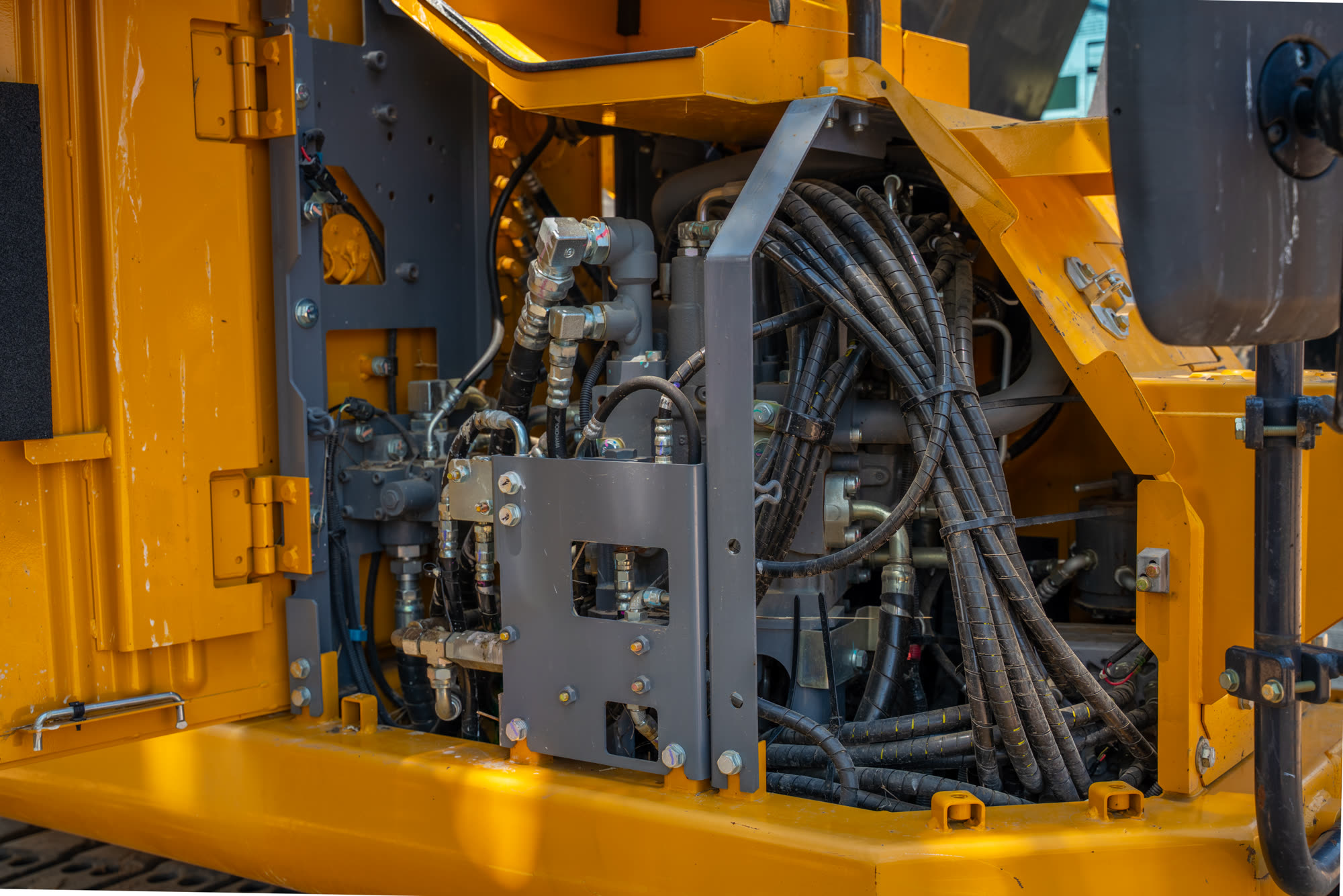 Hydraulics bay